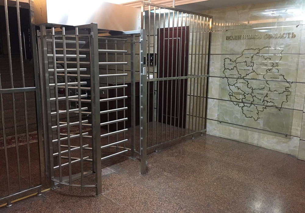 Установка турникетов, систем контроля доступа и видеонаблюдения